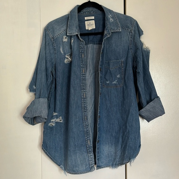 AMERICAN EAGLE distressed denim button up - Picture 1 of 3